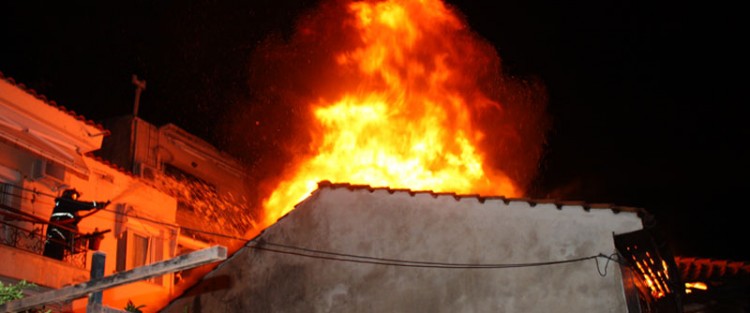 Κάηκε σπίτι στα Βασιλικά Θεσσαλονίκης