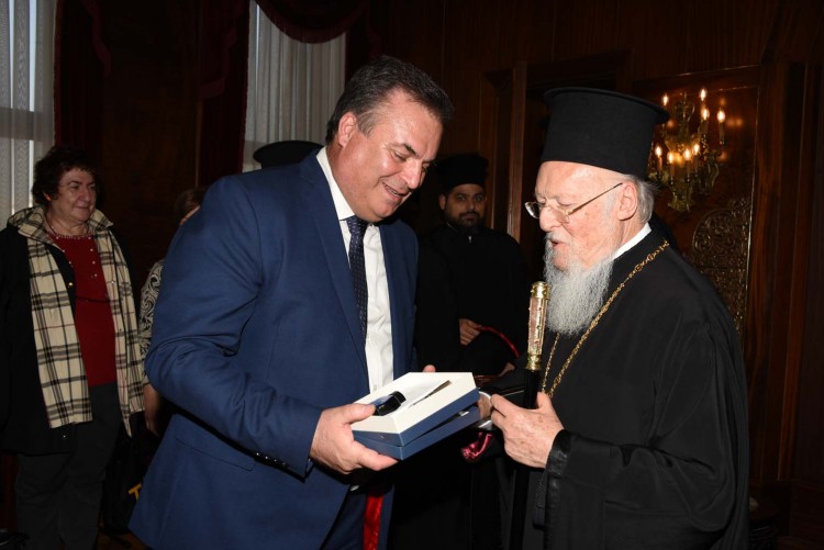 Με τον Οικουμενικό Πατριάρχη συναντήθηκε ο Μ. Καρράς