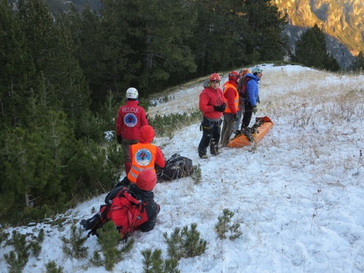 Επιτυχής η μεταφορά του τραυματία ορειβάτη από τον Όλυμπο
