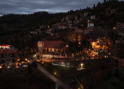 Χριστούγεννα στον Παρθενώνα ...και η Σιθωνία πλημμυρίζει με φως