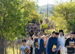 Πλήθος κόσμου στην πασχαλινή λιτανεία των εικόνων στη Μεγάλη Παναγία Χαλκιδικής (φωτο)