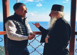 Στο Άγιο Όρος ο Αλέξης Τσίπρας (φωτο)
