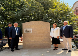 Με συγκίνηση τα αποκαλυπτήρια του Μνημείου των Αγωνιστών της «Μάχης των Ελών»