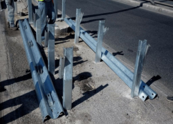 Εργασίες τοποθέτησης στηθαίων στην Ε.Ο. Θεσσαλονίκης – Ν. Μουδανιών