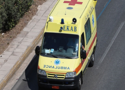 Δόκιμος μοναχός πήδηξε από ασθενοφόρο στη Χαλκιδική - Μεταφέρθηκε διασωληνωμένος στο Ιπποκράτειο
