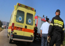 Χαλκιδική: Τραυματίστηκε 46χρονος όταν το ΙΧ που οδηγούσε έπεσε σε σταθμευμένο φορτηγό