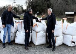 Ο Δήμος Πολυγύρου "επιστρέφει" 7,5 τόνους κόμποστ από τους Καφέ Κάδους στα πάρκα και στους πολίτες