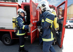 Χαλκιδική: Φωτιά σε εργοστάσιο ανακύκλωσης στη Ν. Τένεδο