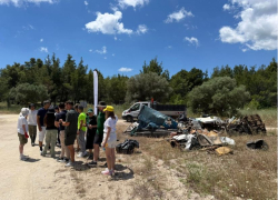 Ο Δήμος Κασσάνδρας και οι εθελοντές ένωσαν δυνάμεις για το περιβάλλον και καθάρισαν τον Γλαρόκαβο