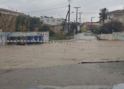 Πλημμύρισαν ρέματα και ιρλανδικές διαβάσεις στην Κασσάνδρα (φωτο)