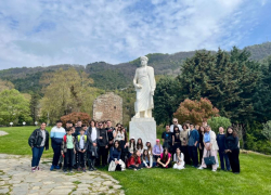 Μαθητές από τη Θεσσαλονίκη γνώρισαν τον Αριστοτέλη, τη φύση και τη γαστρονομία της Ανατολικής Χαλκιδικής