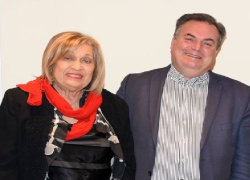 Ο Μ. Καρράς αποχαιρετά την επί σειρά ετών Πρόεδρο της Κοινότητας Ν. Ποτίδαιας και Τοπική Σύμβουλο, Ειρήνη Πάπουλα