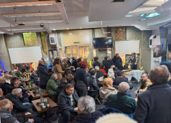 Ανοιχτός διάλογος για την Κασσάνδρα στο πλαίσιο της κοπής πίτας του Απόστολου Πάνα