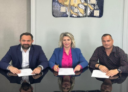 Υπεγράφη η Προγραμματική Σύμβαση για την αποκατάσταση ζημιών στις Λιμενικές Υποδομές της Σιθωνίας