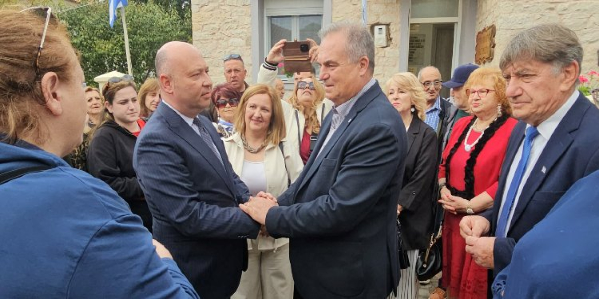 Τον Δήμαρχο Τενέδου υποδέχθηκε στη Ν. Τένεδο Χαλκιδικής ο Μ. Καρράς (φωτο)