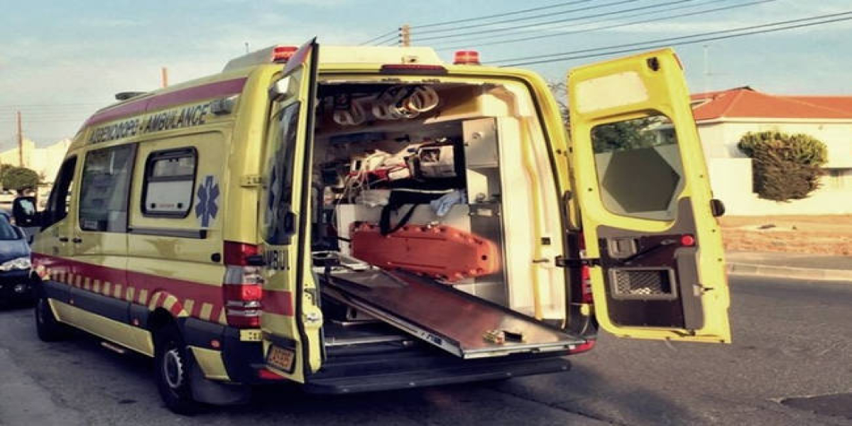 Εκτροπή αυτοκινήτου και διπλή παράσυρση πεζού στον κόμβο της Πορταριάς