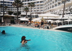 ΦΠΑ διαμονής, τέλος ανθεκτικότητας και μισθολογικό κόστος πλήγμα για τα ξενοδοχεία