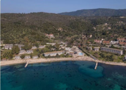 Έπεσαν οι υπογραφές για μακροχρόνια μίσθωση του Ξενία Ουρανούπολης στη Χαλκιδική