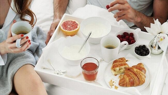 Breakfast in bed tray1