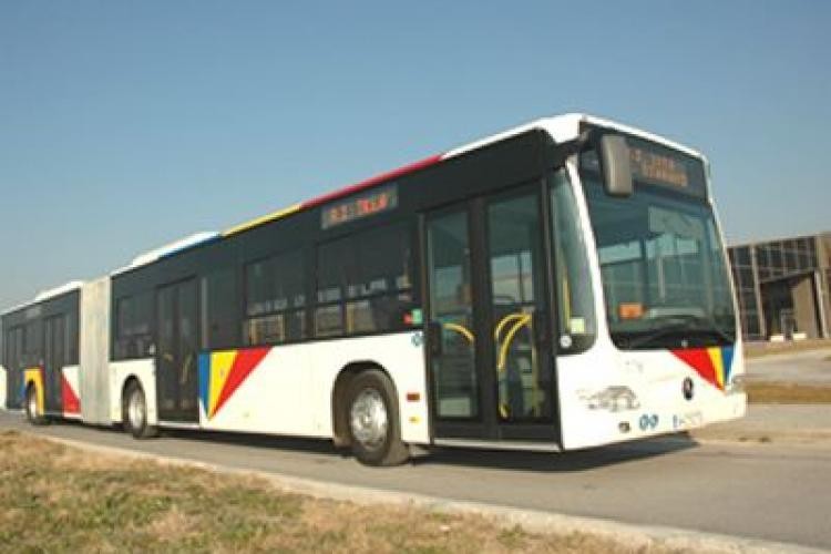 Λεωφορείο του ΟΑΣΘ συγκρούστηκε με ΙΧ στη Θεσσαλονίκη (φωτο)