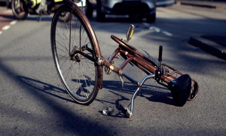 Θεσσαλονίκη: Αυτοκίνητο παρέσυρε κι εγκατέλειψε ποδηλάτη