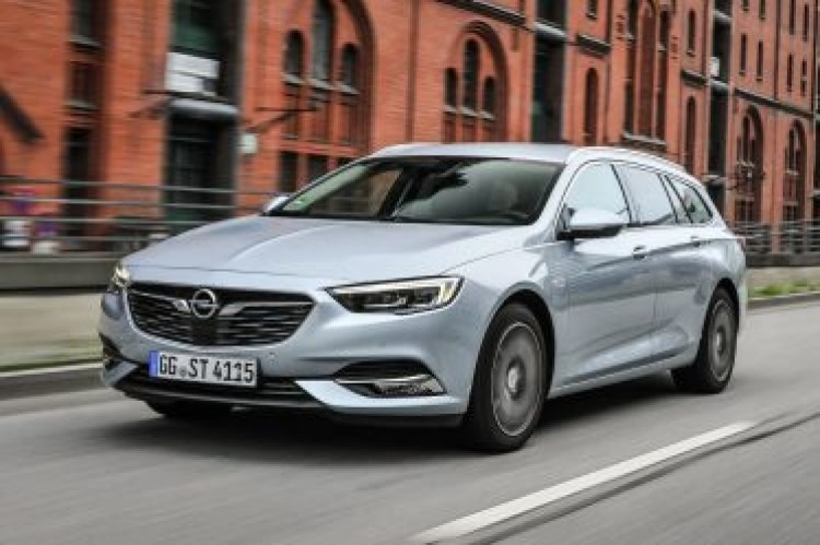 Κομψότητα ‘classic’: Τα απαράμιλλα ευρύχωρα Opel Sports Tourer