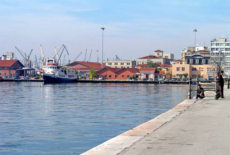 Πετρελαιοκηλίδα στο λιμάνι της Θεσσαλονίκης