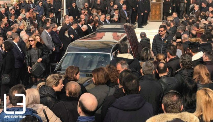 Θρήνος στην κηδεία του άτυχου πυρονόμου Δημήτρη Τσαλή